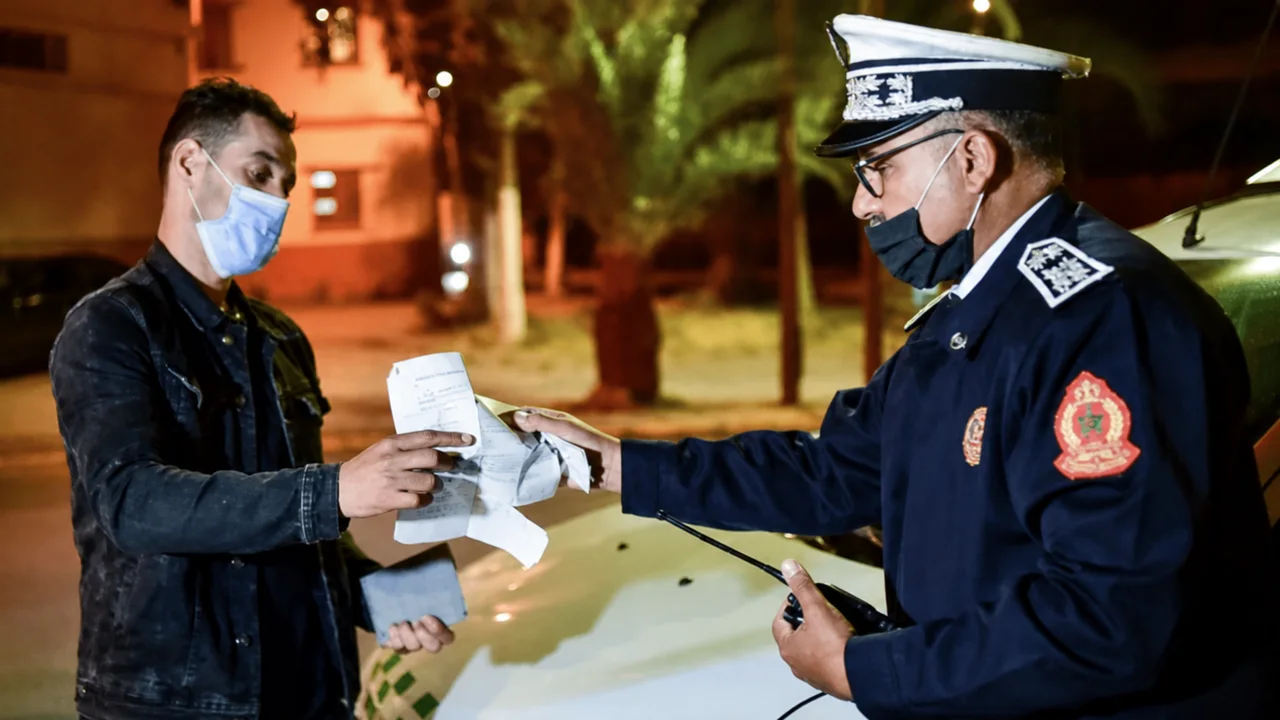 صورة السؤال S13-Q20: إلا ما خلصتش الغرامة لعون محرر المحضر غادي يتضاعف ثمن الغرامة :