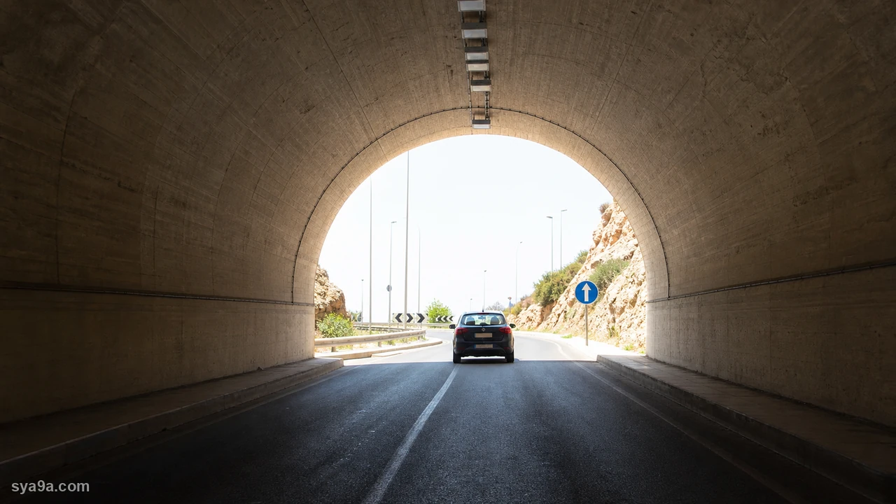 صورة السؤال S4-Q16: عند الخروج من النفق، السائق كيتعرض للإبهار :