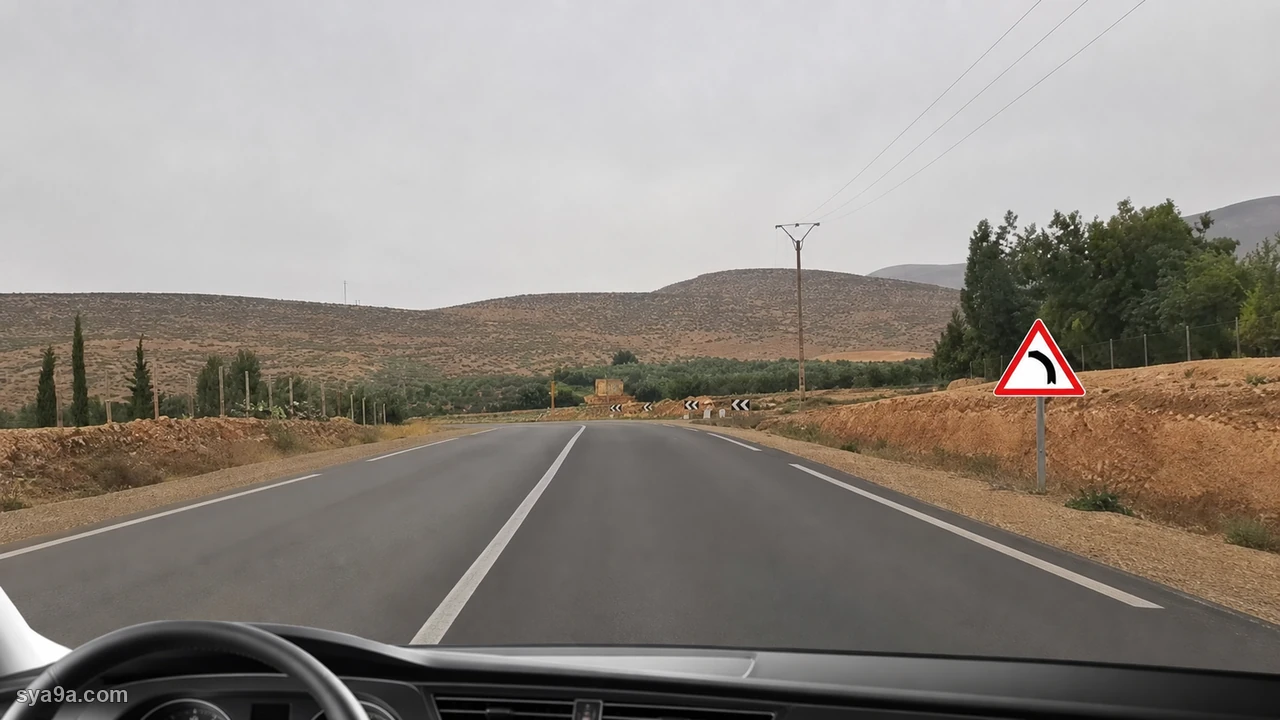 صورة السؤال S8-Q22: خاصني نزيد فالسرعة إلى بدات السيارة تزلق فالمنعرج باش يرجع الإلتحام ديالها بالطريق :